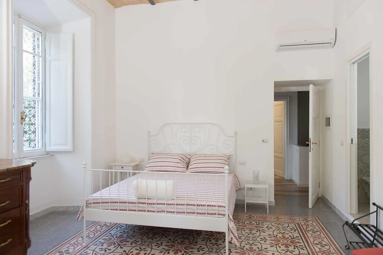 B&B Domus Aurea Rome Bed & Breakfast